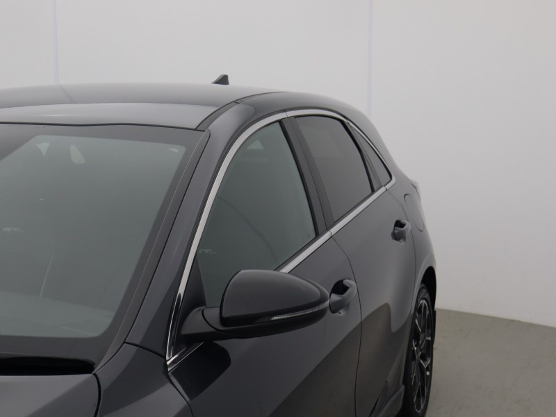 2025 (25) KIA CEED 1.5T GDi ISG 138 GT-Line 5dr 5541318