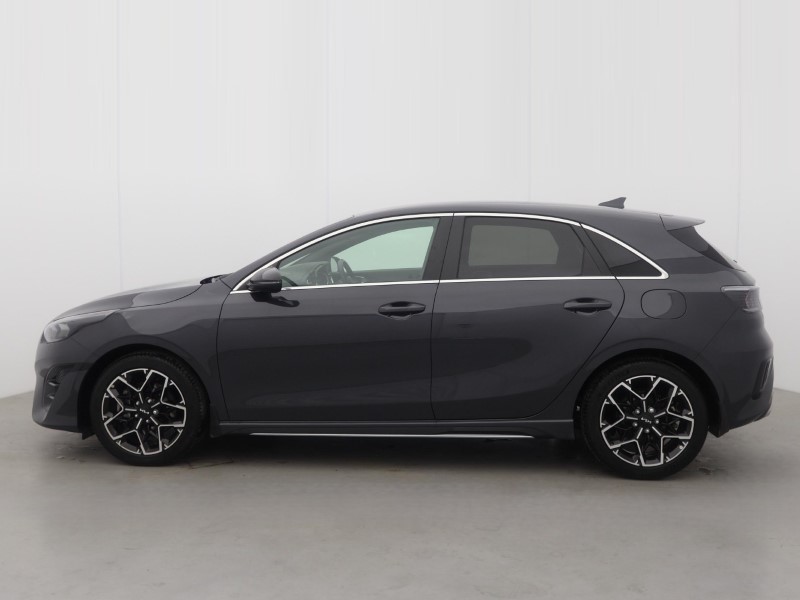 2025 (25) KIA CEED 1.5T GDi ISG 138 GT-Line 5dr 5541280