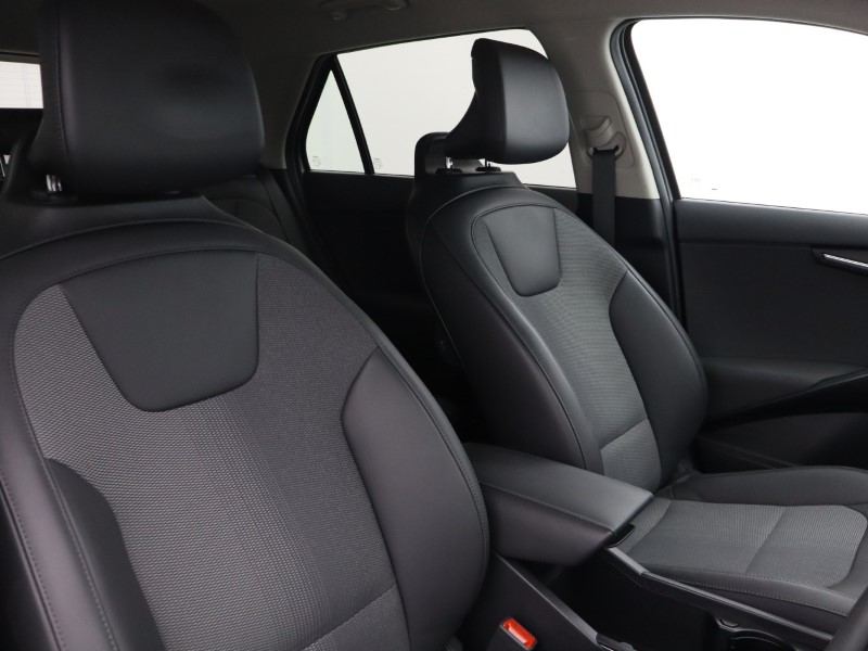 2024 (24) KIA NIRO 1.6 GDi Hybrid 3 5dr DCT 5649779