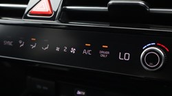 2024 (24) KIA NIRO 1.6 GDi Hybrid 3 5dr DCT 5649788