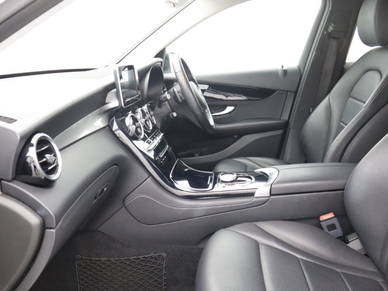 2019 (19) MERCEDES-BENZ GLC 220d 4Matic Urban Edition 5dr 9G-Tronic 5568669