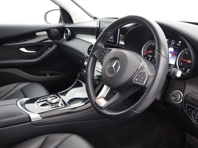 2019 (19) MERCEDES-BENZ GLC 220d 4Matic Urban Edition 5dr 9G-Tronic 5568680