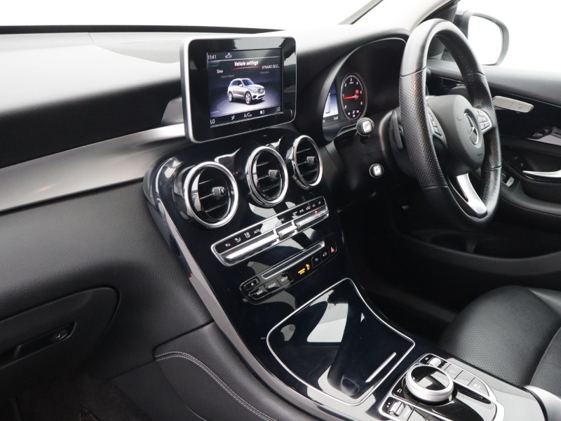2019 (19) MERCEDES-BENZ GLC 220d 4Matic Urban Edition 5dr 9G-Tronic 5568684