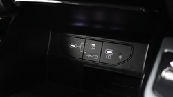 2024 (24) KIA SORENTO 1.6 T-GDi HEV 3 5dr Auto 5660210