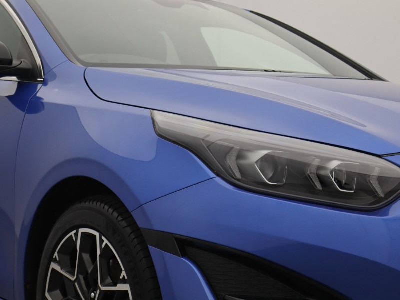 2024 (24) KIA CEED 1.5T GDi ISG 138 GT-Line 5dr 5704072
