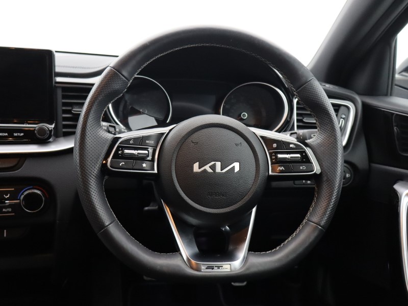 2024 (24) KIA CEED 1.5T GDi ISG 138 GT-Line 5dr 5704044