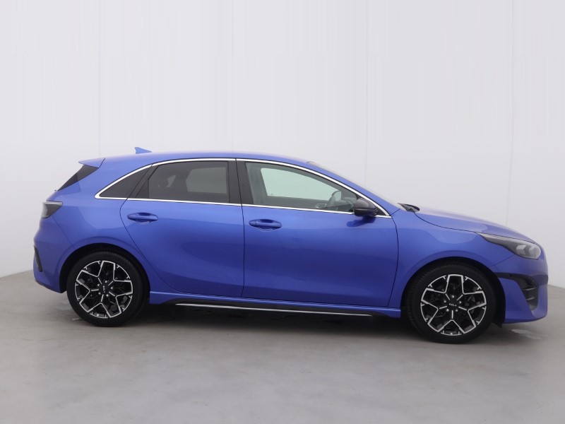2024 (24) KIA CEED 1.5T GDi ISG 138 GT-Line 5dr 5704035