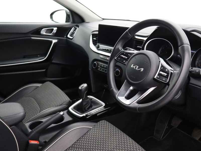 2023 (23) KIA CEED 1.5T GDi ISG 3 5dr 5632859