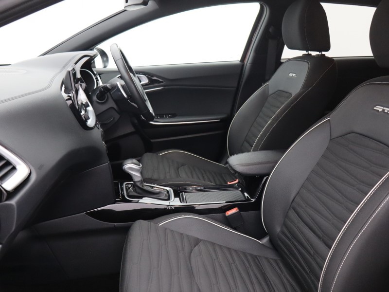 2024 (24) KIA PRO CEED 1.5T GDi ISG 138 GT-Line 5dr DCT 5684366