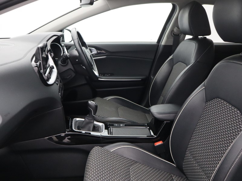 2023 (23) KIA XCEED 1.5T GDi ISG 3 5dr 5690065
