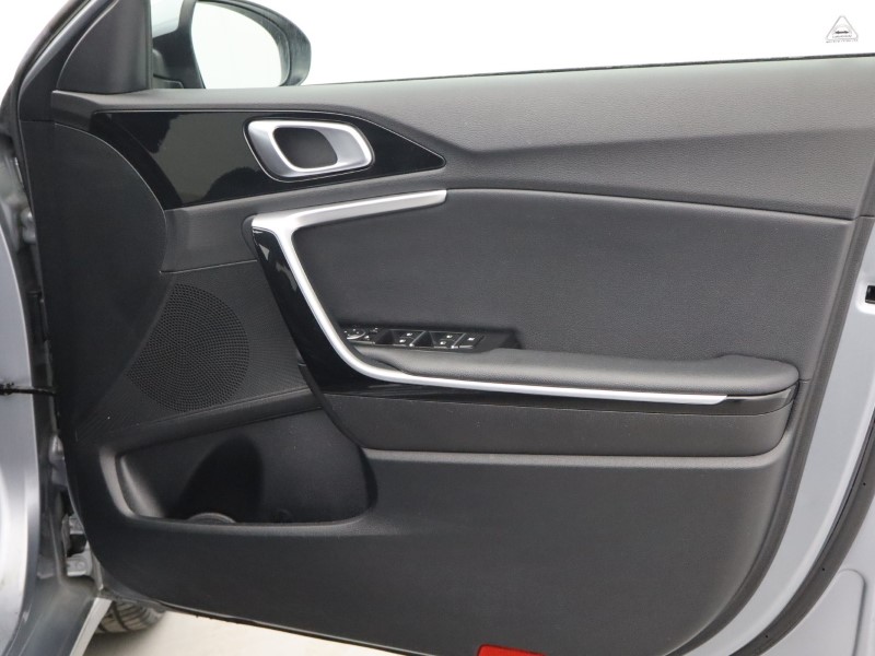 2022 (22) KIA CEED 1.5T GDi ISG 3 5dr 5677008
