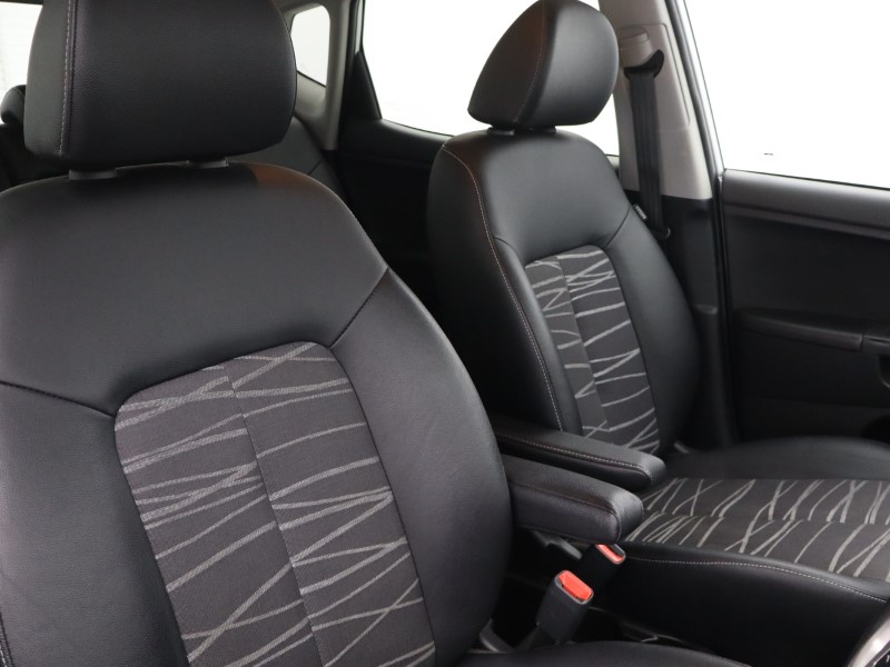 2017 (17) KIA VENGA 1.6 3 5dr Auto [6] 5706335