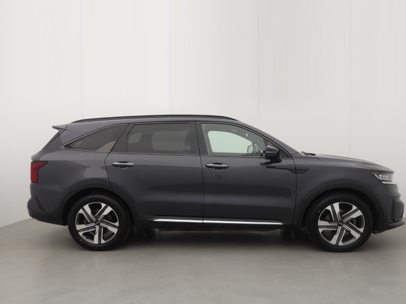 2023 (23) KIA SORENTO 1.6 T-GDi HEV Edition 5dr Auto 5743767