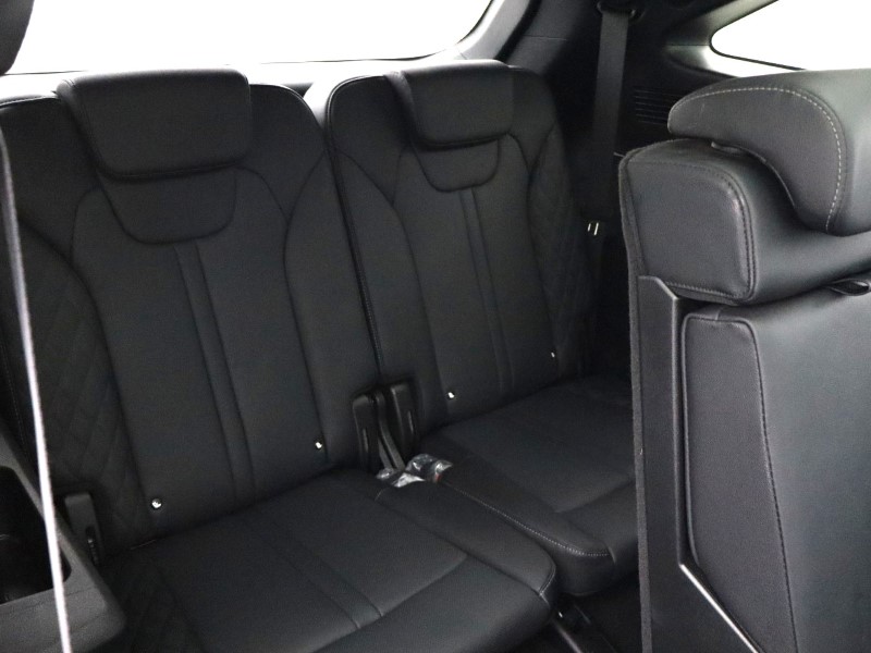 2023 (23) KIA SORENTO 1.6 T-GDi HEV Edition 5dr Auto 5743785