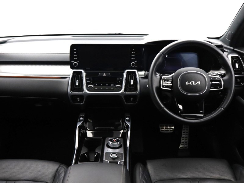 2023 (23) KIA SORENTO 1.6 T-GDi HEV Edition 5dr Auto 5743780