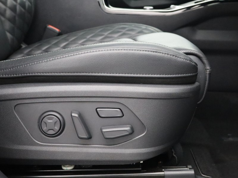 2023 (23) KIA SORENTO 1.6 T-GDi HEV Edition 5dr Auto 5743791