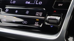 2023 (23) KIA SORENTO 1.6 T-GDi HEV Edition 5dr Auto 5743801