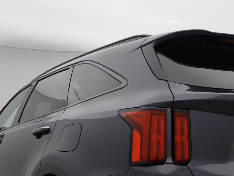 2023 (23) KIA SORENTO 1.6 T-GDi HEV Edition 5dr Auto 5743817