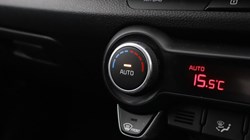 2020 (70) KIA STONIC 1.0T GDi 48V Connect 5dr 5723527