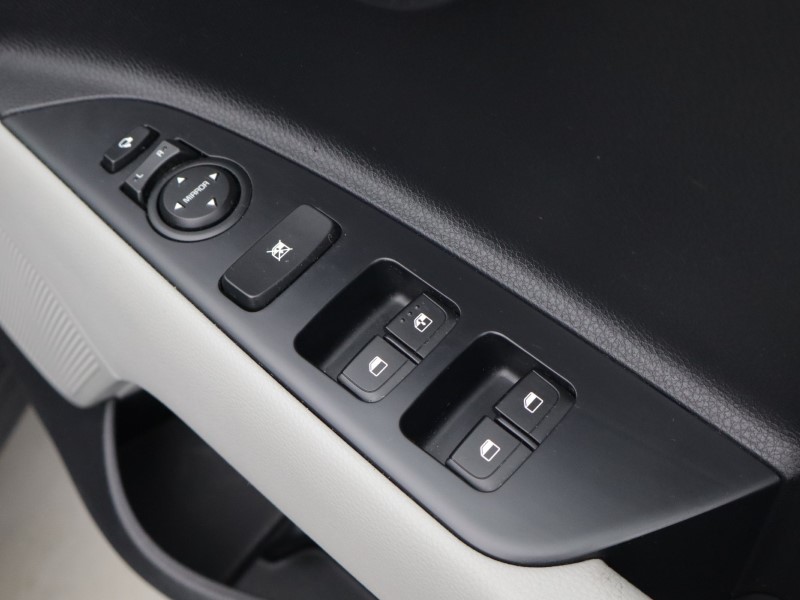 2020 (70) KIA STONIC 1.0T GDi 48V Connect 5dr 5723516