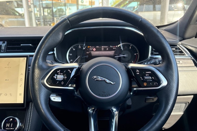 2023 (23) JAGUAR F-PACE 2.0 D200 R-Dynamic Black 5dr Auto AWD 5348557