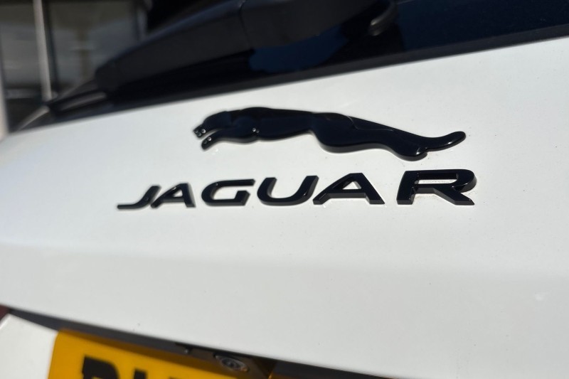 2023 (23) JAGUAR F-PACE 2.0 D200 R-Dynamic Black 5dr Auto AWD 5348578