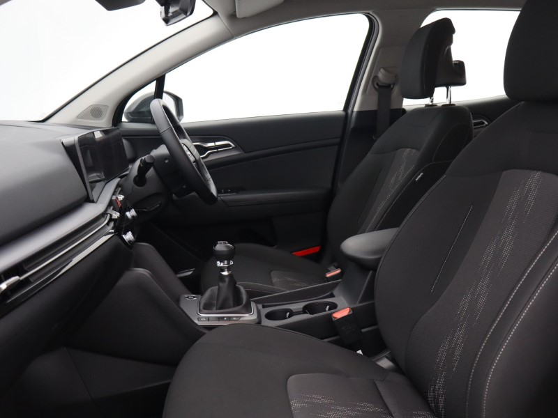 2025 (75) KIA SPORTAGE 1.6T GDi Pure 5dr 5873643
