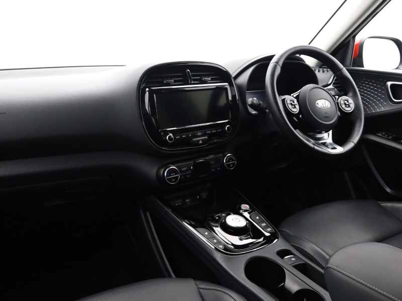 2021 (70) KIA SOUL 150kW First Edition 64kWh 5dr Auto 5919576
