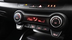 2024 (24) KIA STONIC 1.0T GDi 99 GT-Line 5dr 5905503