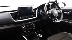2024 (24) KIA STONIC 1.0T GDi 99 GT-Line 5dr 5905481