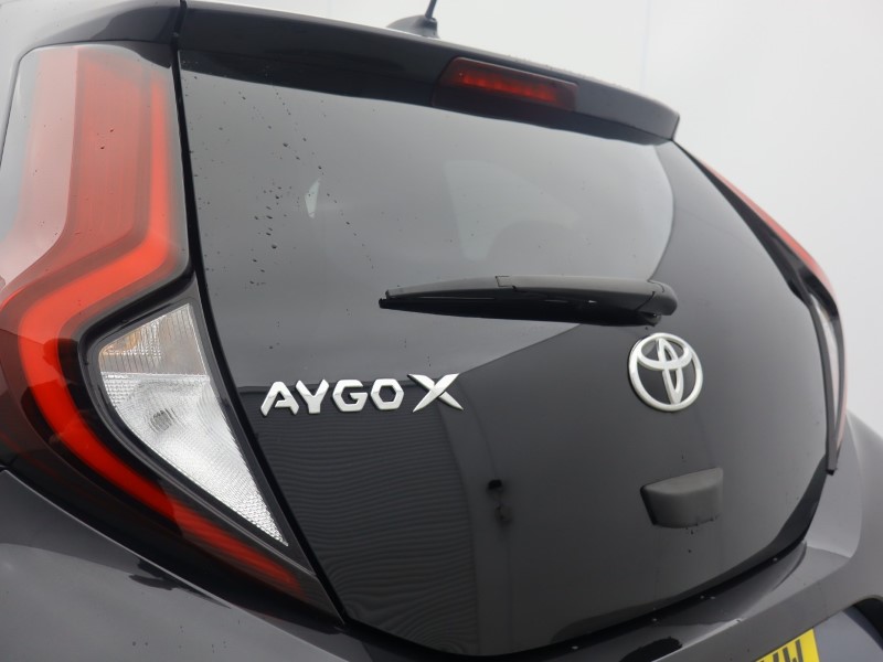 2024 (24) TOYOTA AYGO X 1.0 VVT-i Edge 5dr 5959013