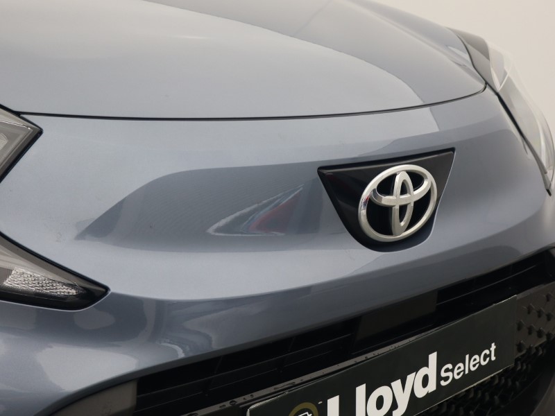 2024 (24) TOYOTA AYGO X 1.0 VVT-i Edge 5dr 5959007