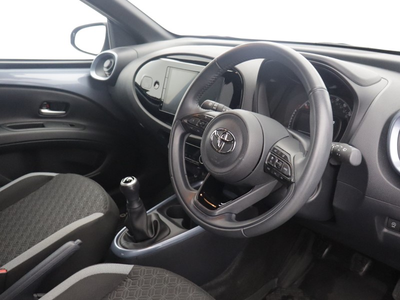 2024 (24) TOYOTA AYGO X 1.0 VVT-i Edge 5dr 5959025