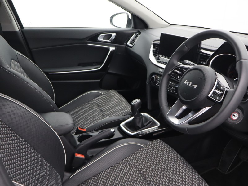 2025 (75) KIA XCEED 1.0T GDi ISG 113 Pure 5dr 5937649