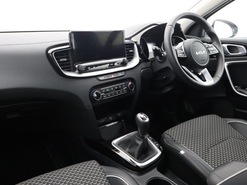2025 (75) KIA XCEED 1.0T GDi ISG 113 Pure 5dr 5937638