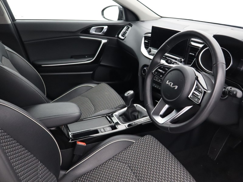 2025 (75) KIA XCEED 1.5T GDi ISG 138 3 5dr 5965668