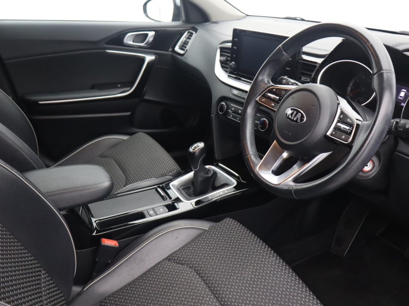 2021 (71) KIA XCEED 1.0T GDi ISG Edition 5dr 5981122