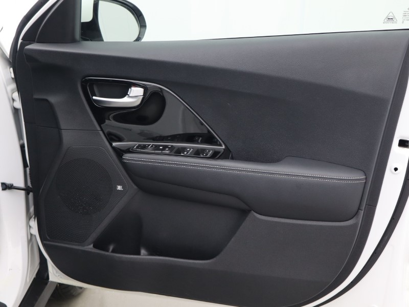 2020 (20) KIA E-NIRO 150kW 4 64kWh 5dr Auto 5987730