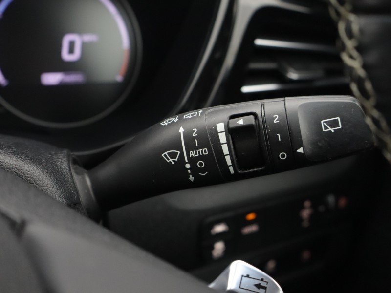 2020 (20) KIA E-NIRO 150kW 4 64kWh 5dr Auto 5987744