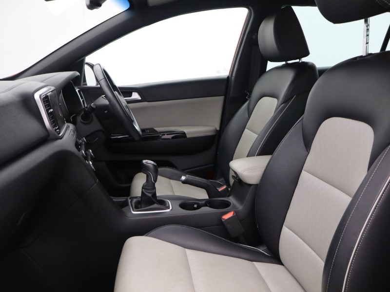 2022 (71) KIA SPORTAGE 1.6 CRDi 48V ISG GT-Line 5dr 5980062