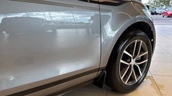 2024 (74) LAND ROVER RANGE ROVER EVOQUE 2.0 D200 Dynamic SE 5dr Auto 4499428