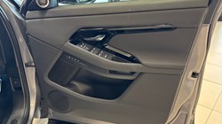 2024 (74) LAND ROVER RANGE ROVER EVOQUE 2.0 D200 Dynamic SE 5dr Auto 4499398