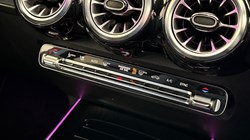 2022 (22) MERCEDES-BENZ GLB 200 AMG Line Premium 5dr 7G-Tronic 4550491