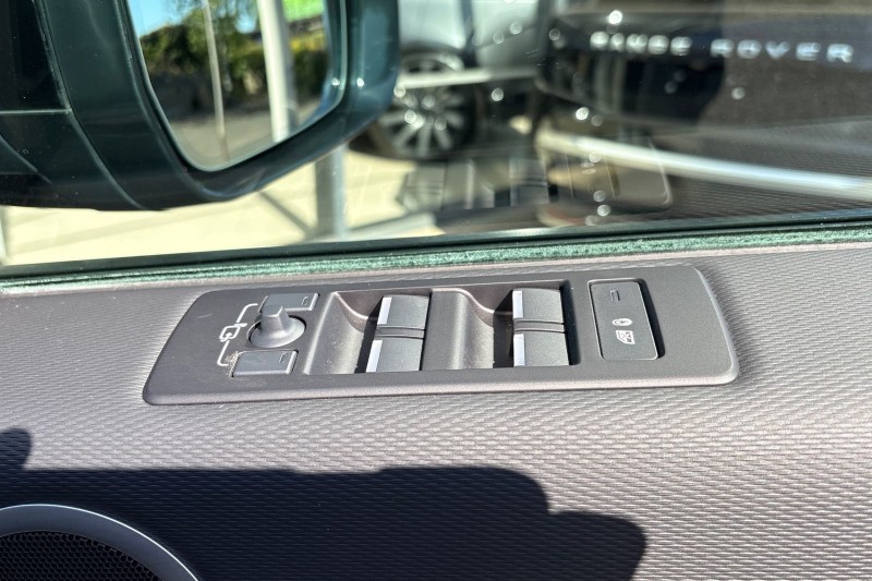 2024 (74) LAND ROVER DISCOVERY 3.0 D300 Dynamic HSE 5dr Auto 5352418