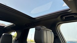 2024 (74) LAND ROVER DISCOVERY 3.0 D300 Dynamic HSE 5dr Auto 5352415