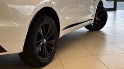2022 (22) JAGUAR F-PACE 2.0 D200 R-Dynamic Black 5dr Auto AWD 4683041