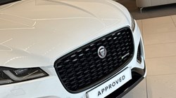 2022 (22) JAGUAR F-PACE 2.0 D200 R-Dynamic Black 5dr Auto AWD 4683036