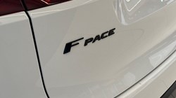 2022 (22) JAGUAR F-PACE 2.0 D200 R-Dynamic Black 5dr Auto AWD 4683039