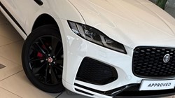 2022 (22) JAGUAR F-PACE 2.0 D200 R-Dynamic Black 5dr Auto AWD 4683035