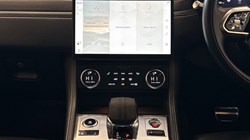2022 (22) JAGUAR F-PACE 2.0 D200 R-Dynamic Black 5dr Auto AWD 4683006